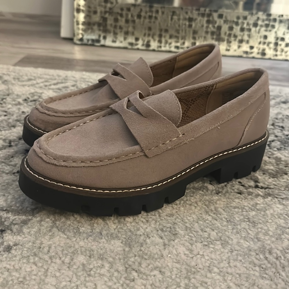NWOT Platform Loafers House of Harlow 1960